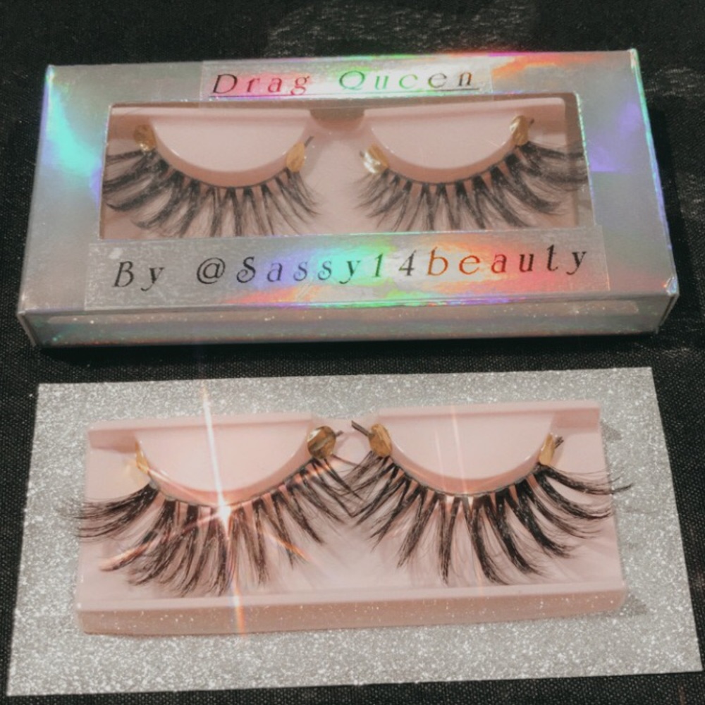Eyelashes - Picture 2 of 2